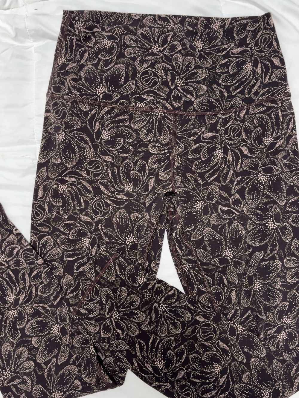 Lululemon Align High-Rise Leggings 28” – Size 6 – Dotted Magnolia Pink Multi